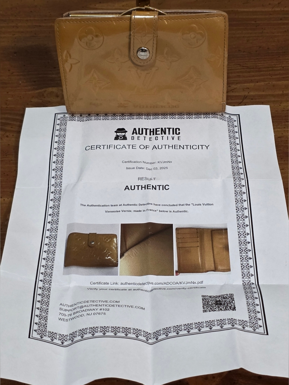Louis Vuitton Vernis Patent Wallet in Honey Tan With C.O.A.